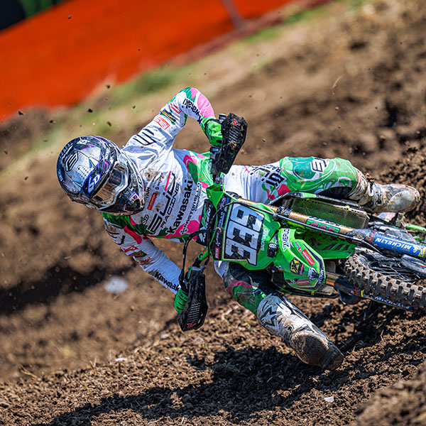 OC1-reiniger in de rennerij tijdens de MXGP of Switzerland
