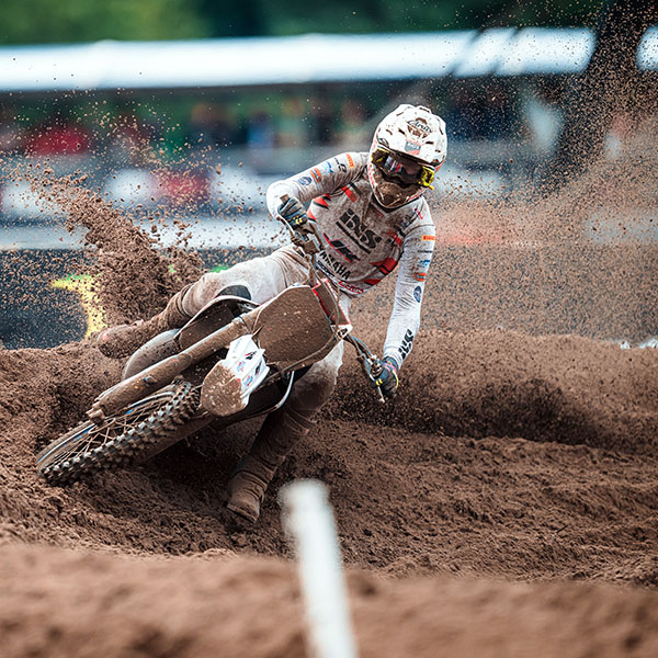 Crossmotor na het wassen met OC1 Offroad Cleaner